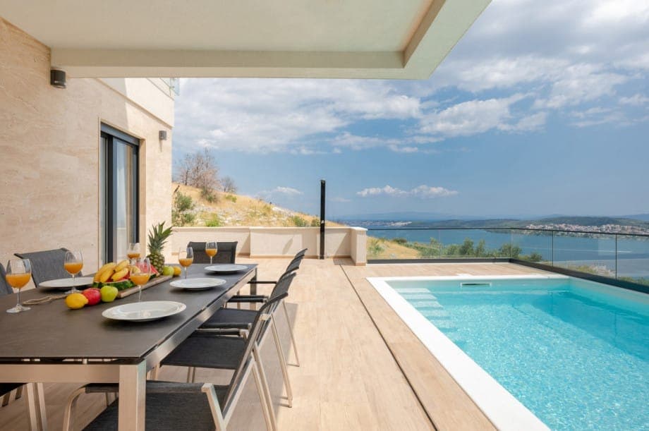 Villa Astera – Bild 1 von 14